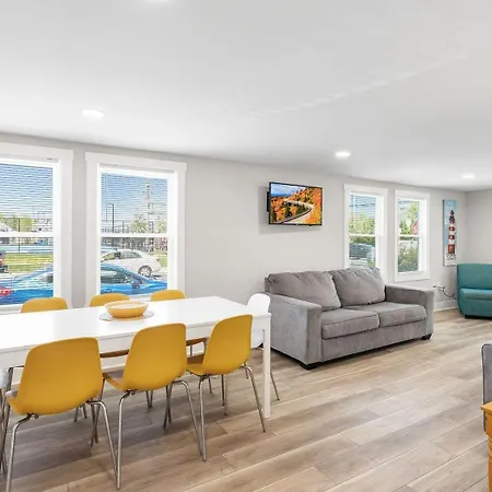213A Philadelphia Ave Apartment